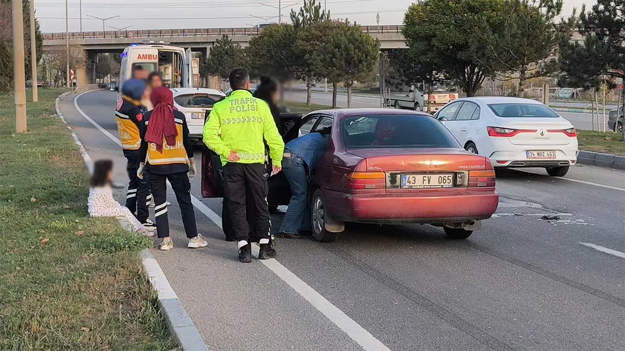 Kütahya'da Çevre Yolunda Kaza, 3 Yaralı5