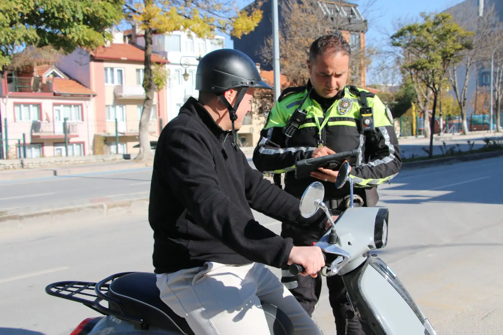 Kütahya’da Ekipler Motosiklet Sürücülerini Denetledi 2