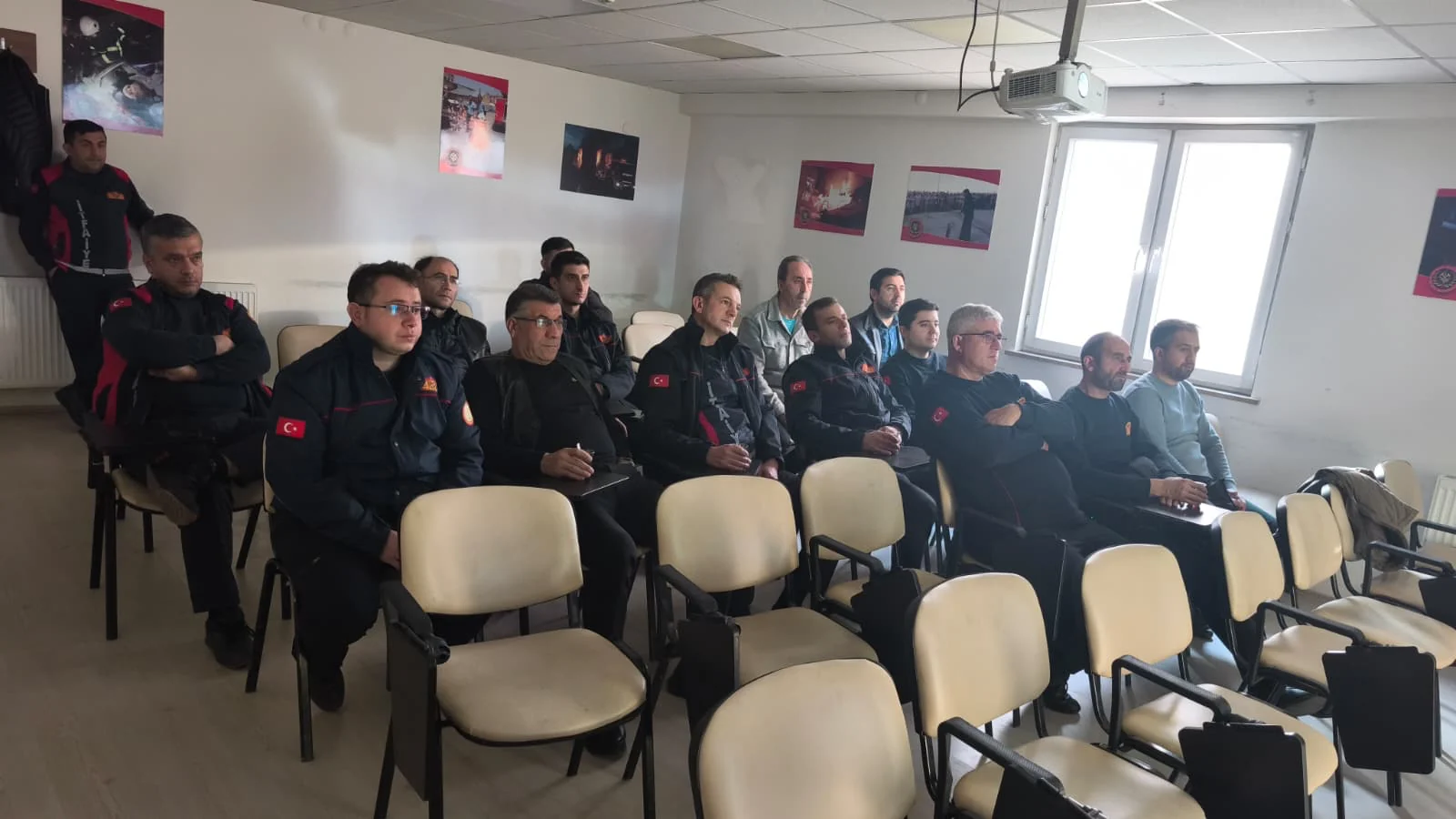 Kütahya’da Itfaiye Ekiplerine Elektrikli Araç Yangını Eğitimi 1