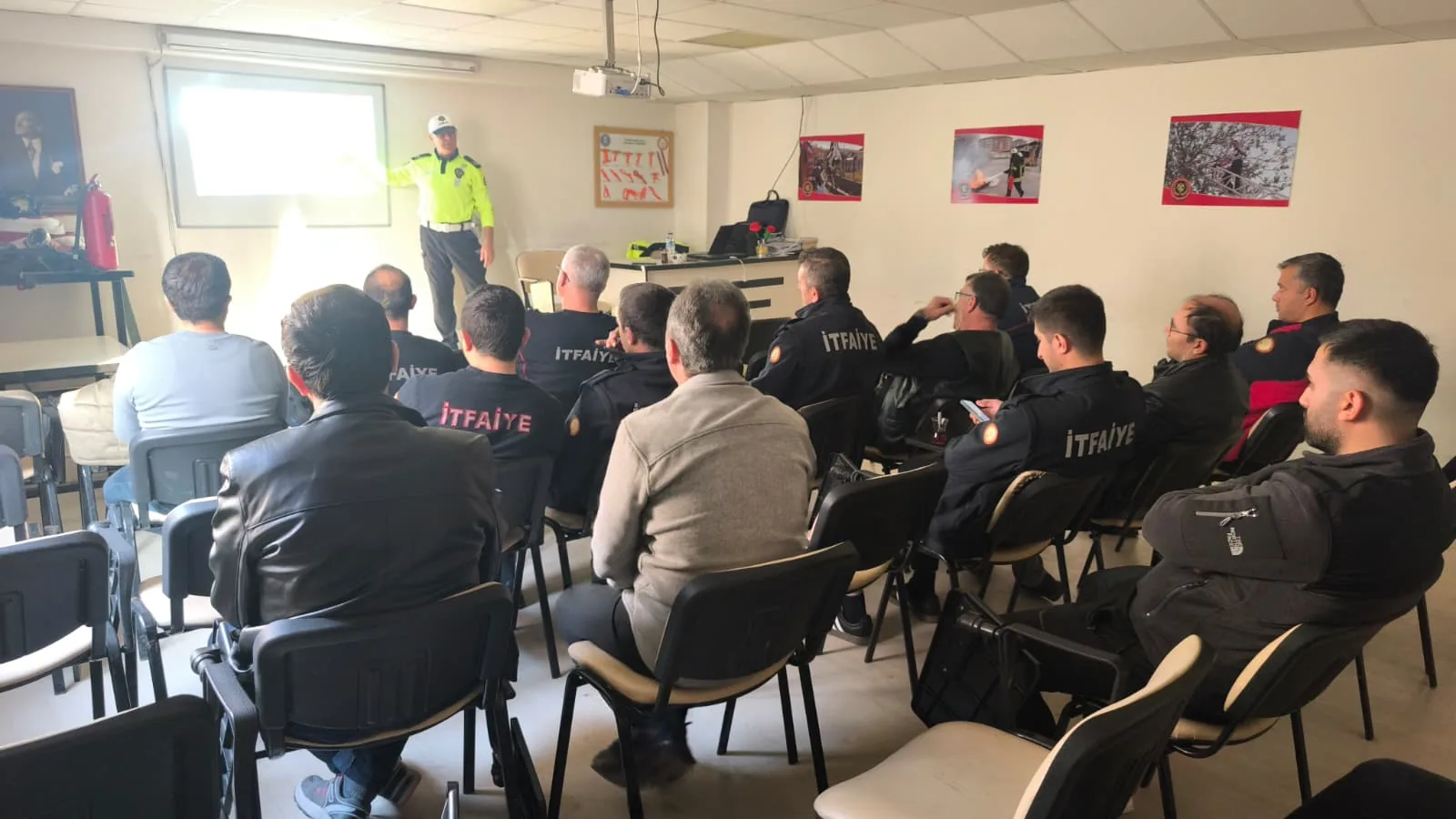 Kütahya’da Itfaiye Ekiplerine Elektrikli Araç Yangını Eğitimi 2