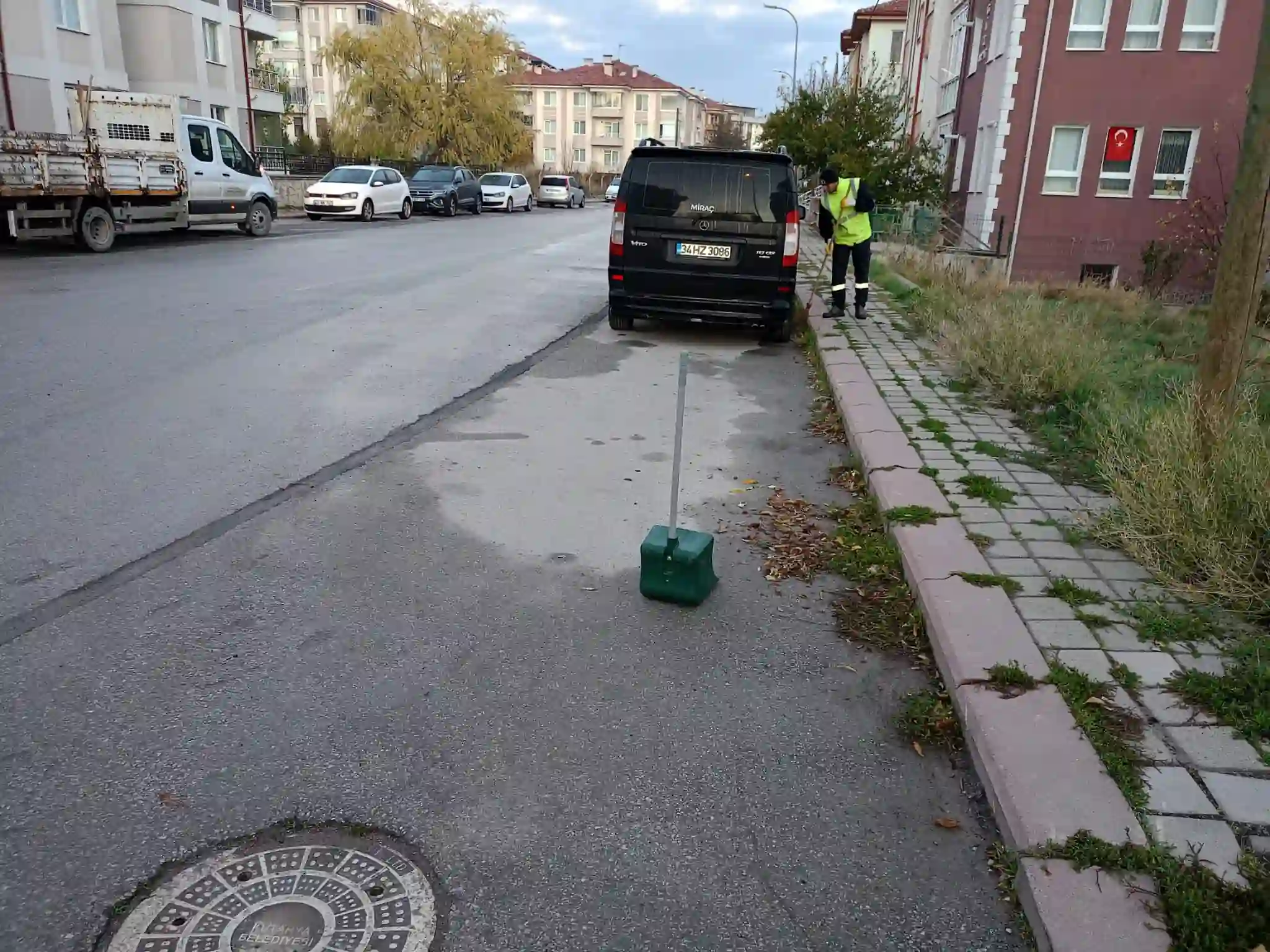 Kütahya’da Mahallelerde Sonbahar Temizliği Sürüyor 1