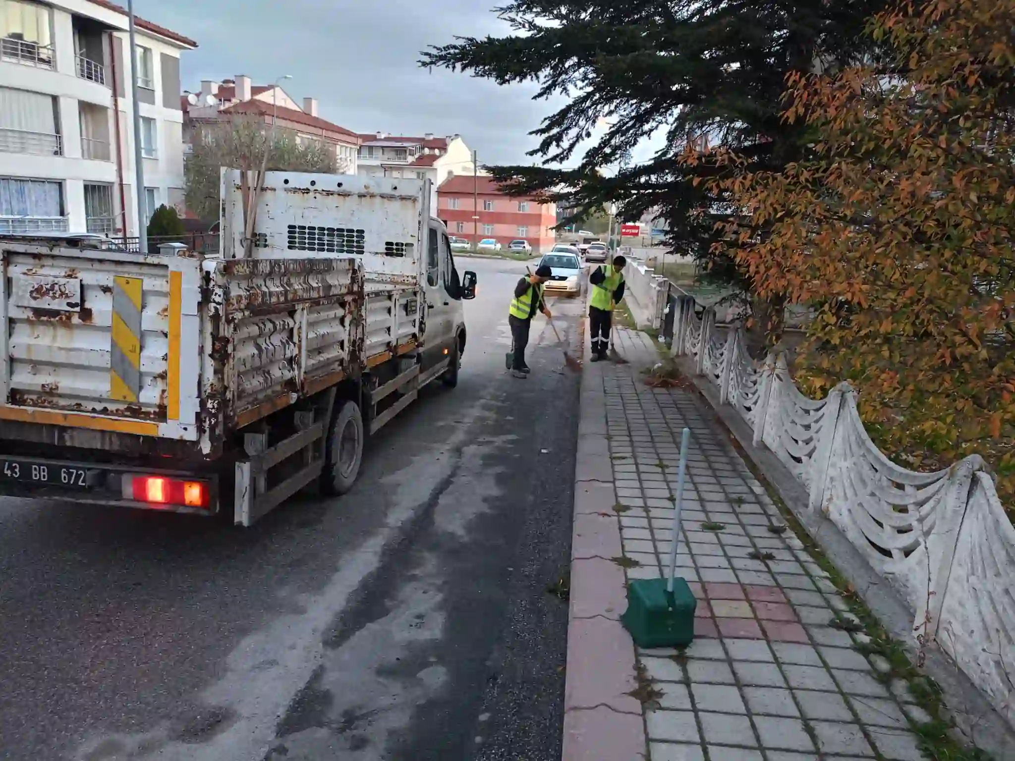 Kütahya’da Mahallelerde Sonbahar Temizliği Sürüyor