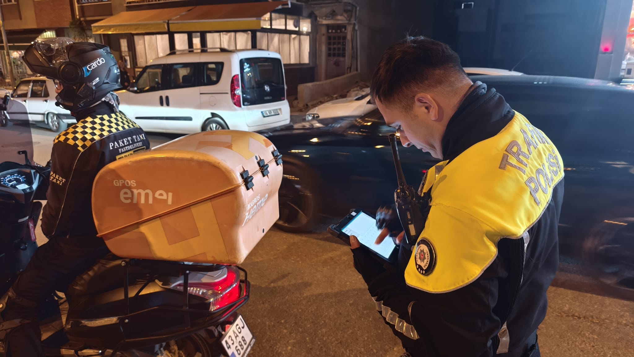 Kütahya’da Motosiklet Sürücülerine Yelek Denetimi (4)