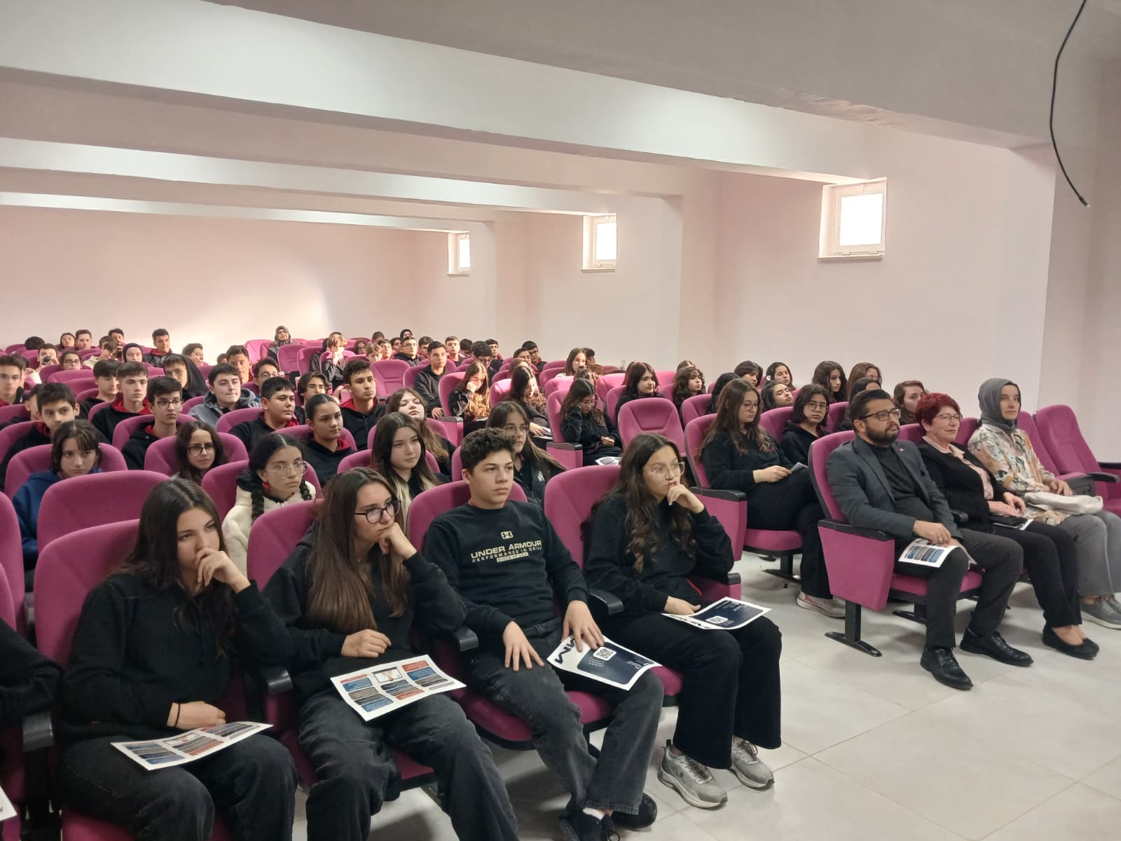 Kütahya’da Öğrencilere Dijital Okuryazarlık Eğitimi Verildi (4)