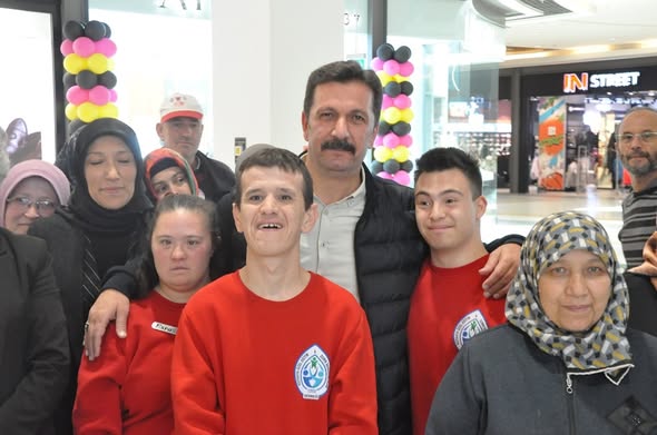 Kütahya'da Özel Bireylerin El Emeği Eserleri Sergide Buluştu