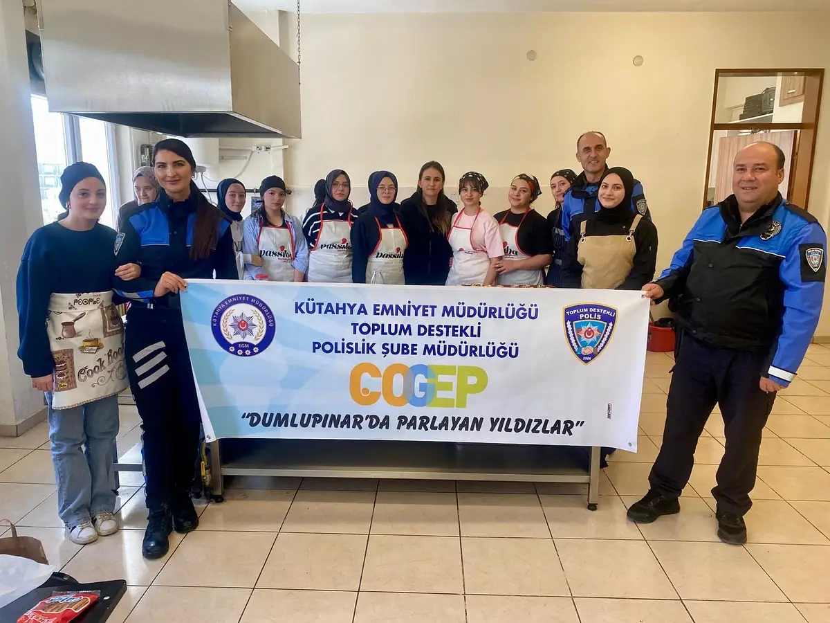 Kütahya’da Polis Ekipleri, Genç Kursiyerlerle Buluştu 2