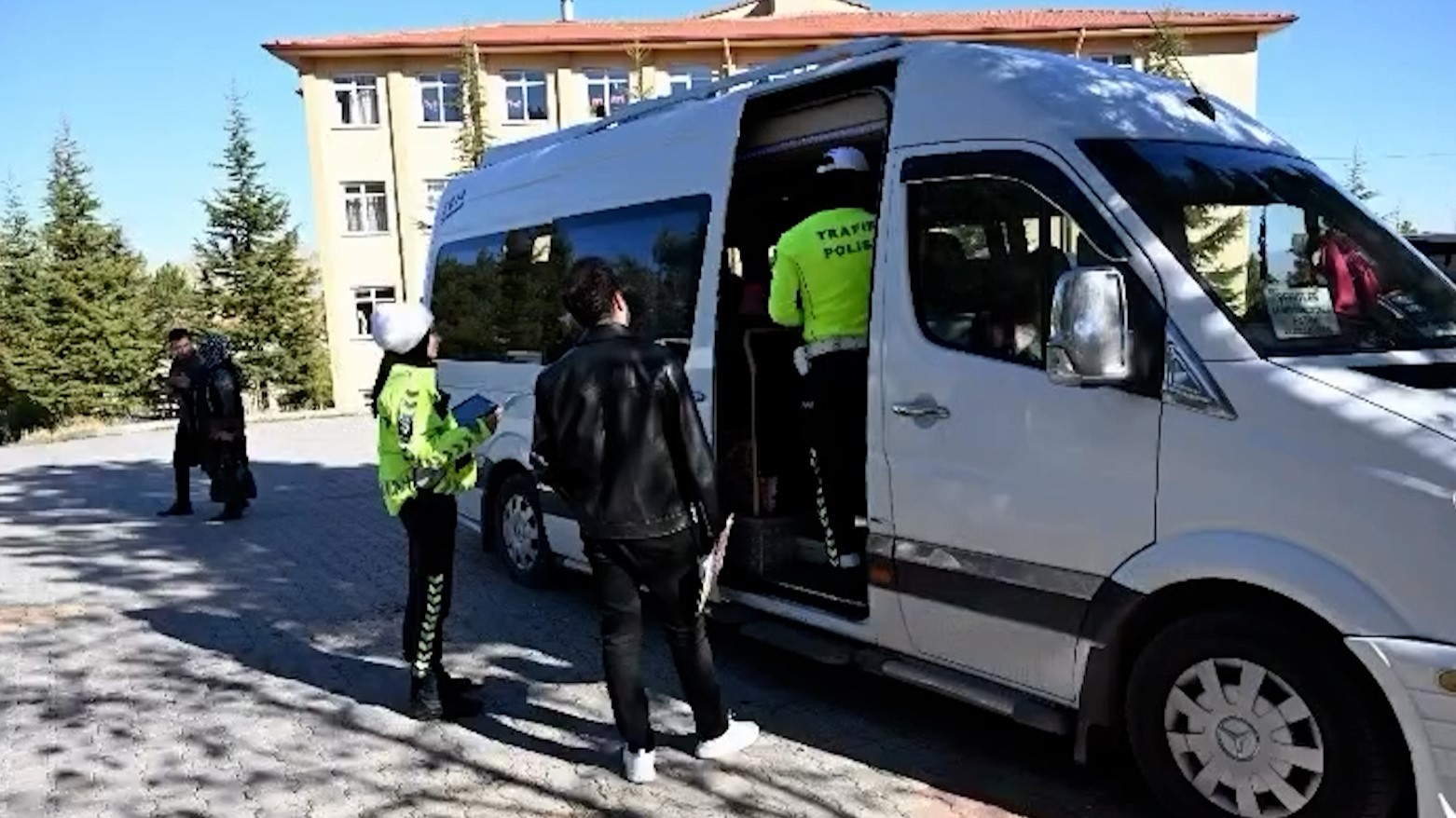 Kütahya’da Trafik Ekiplerinden Servislere Sıkı Denetim (3)