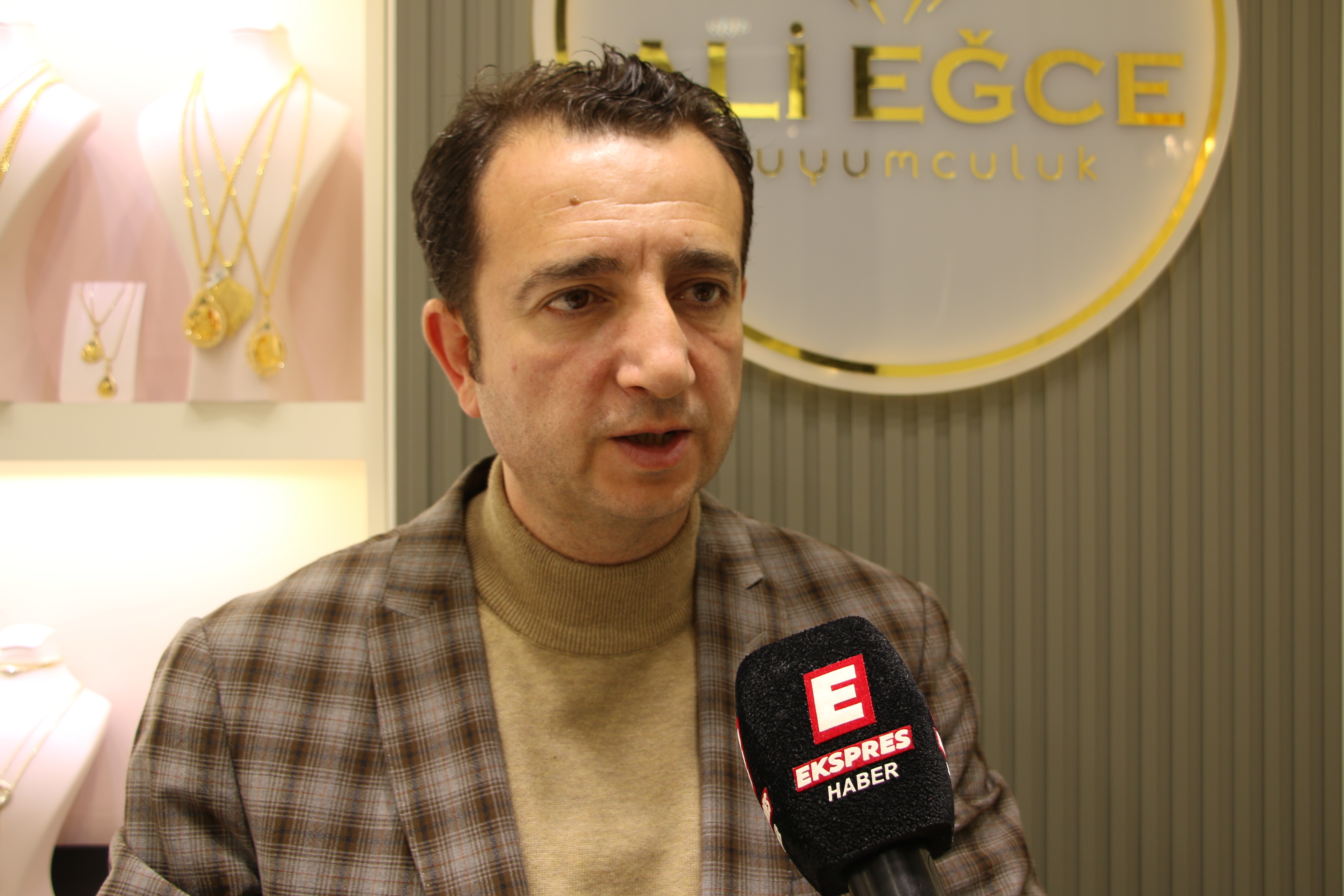 Kütahya’da Vatandaşlar Altın Alımında Temkinli-1