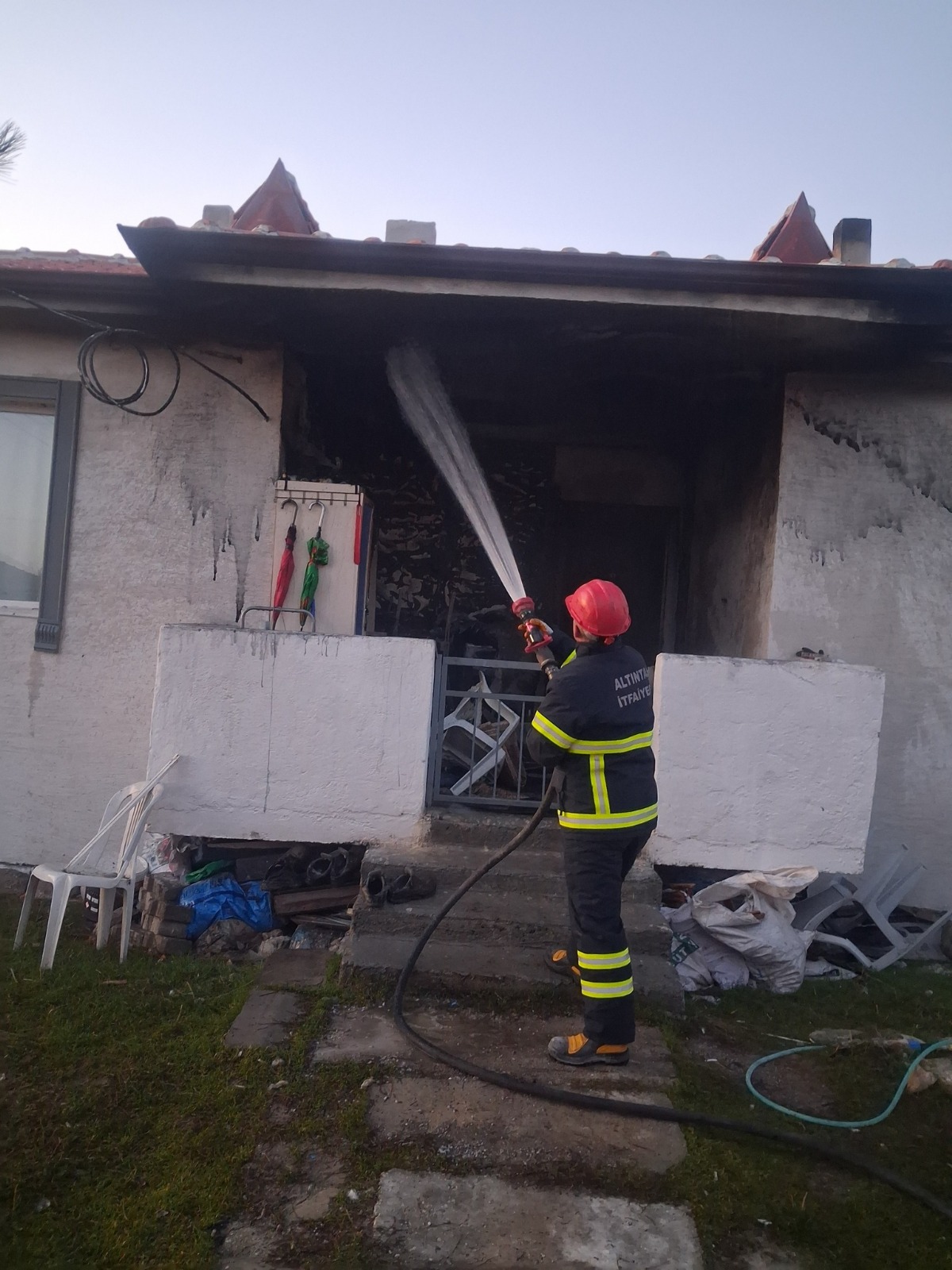 Kütahya’da Zafertepe Çalköy’de Ev Yangını Büyümeden Söndürüldü1