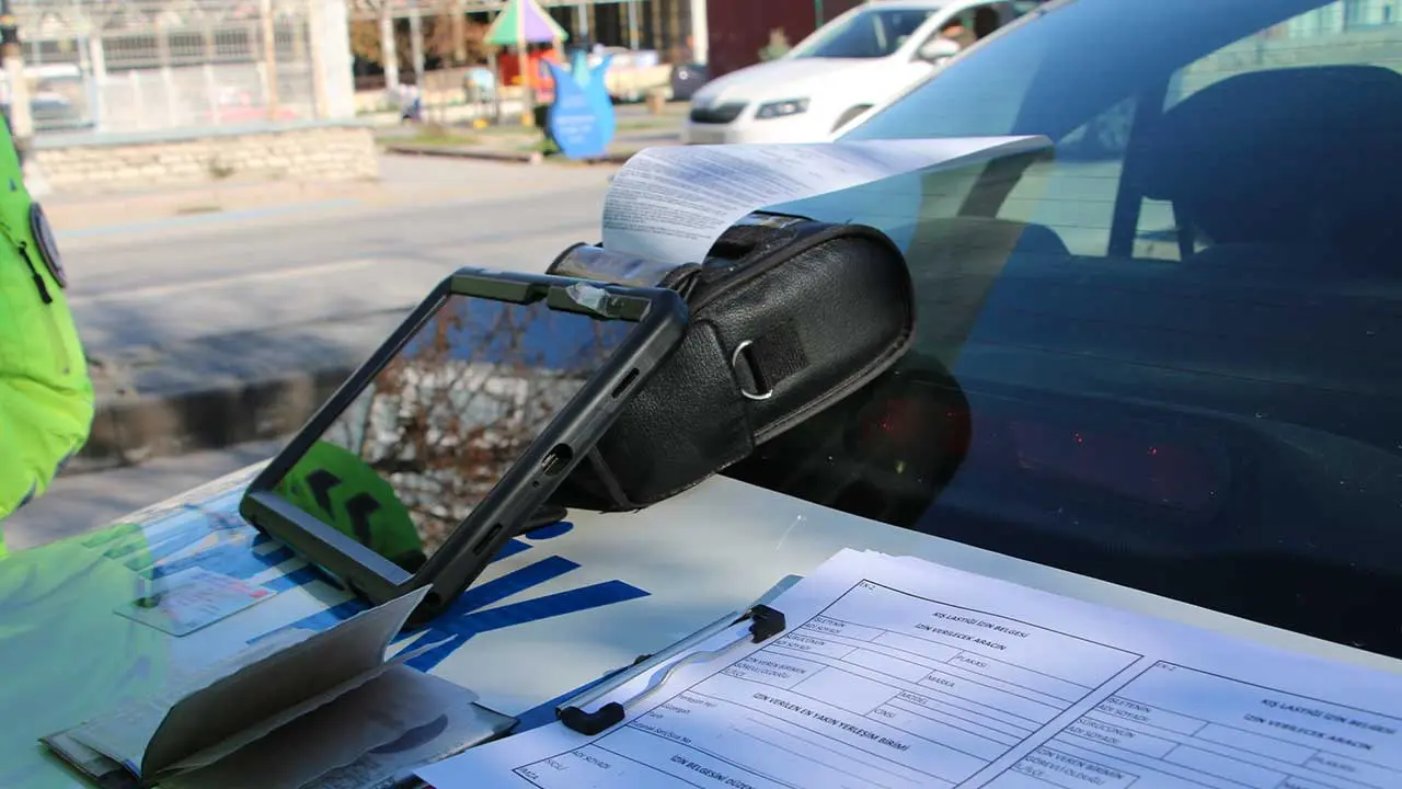 Kütahya’da Zorunlu Kış Lastiği Denetimleri Başladı3-1