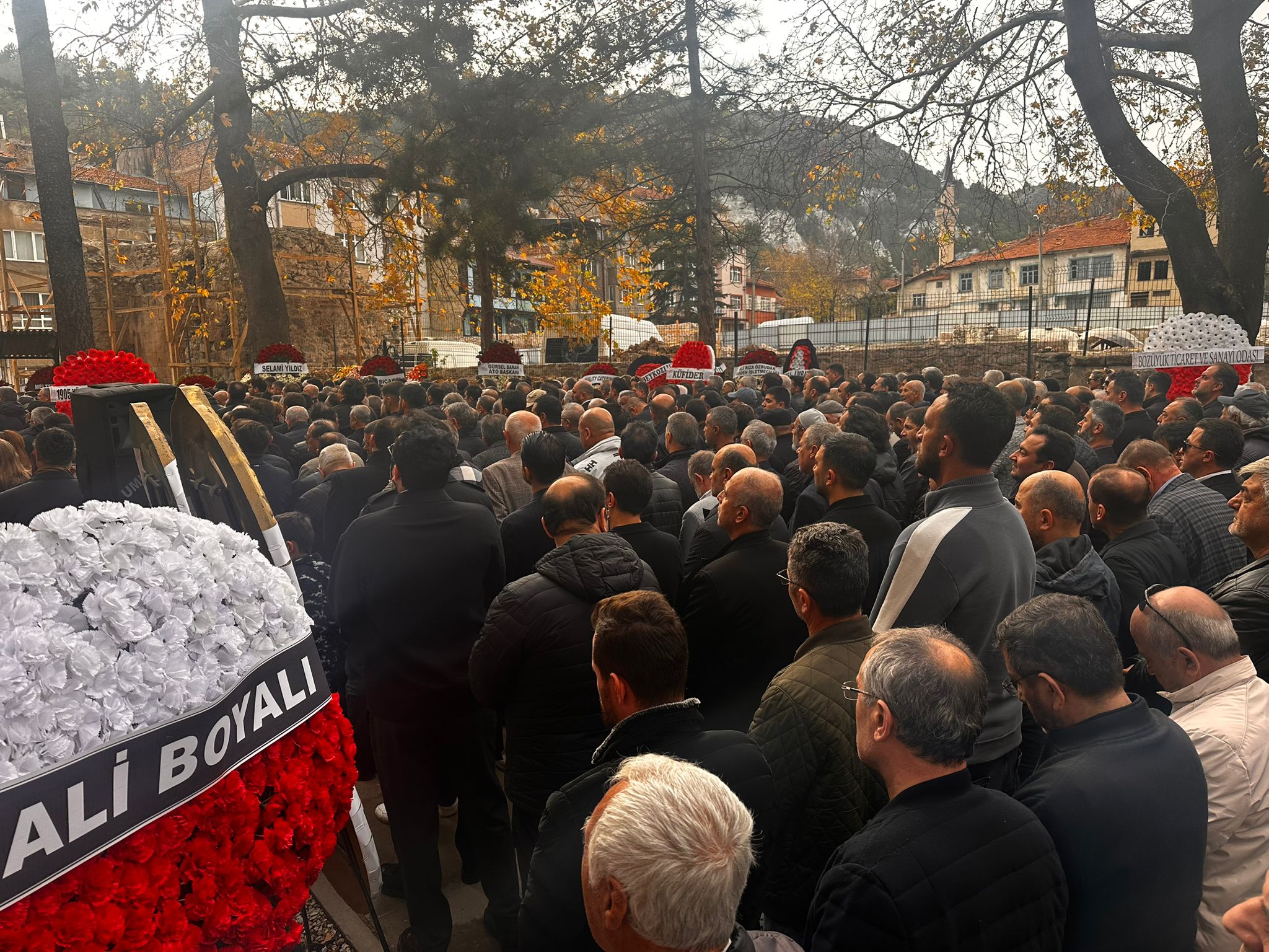 Kütahyalı Iş Insanı Rıza Güral’ın Eşi Yıldız Güral Defnedildi (2)