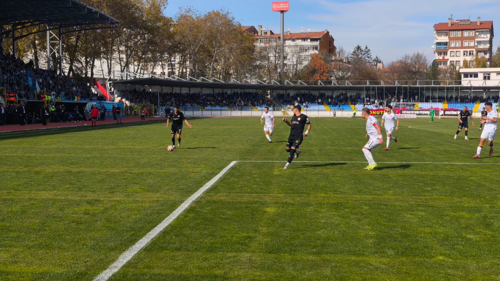 Kütahyaspor Ilk Soyunma Odasına Önde Girdi (1)
