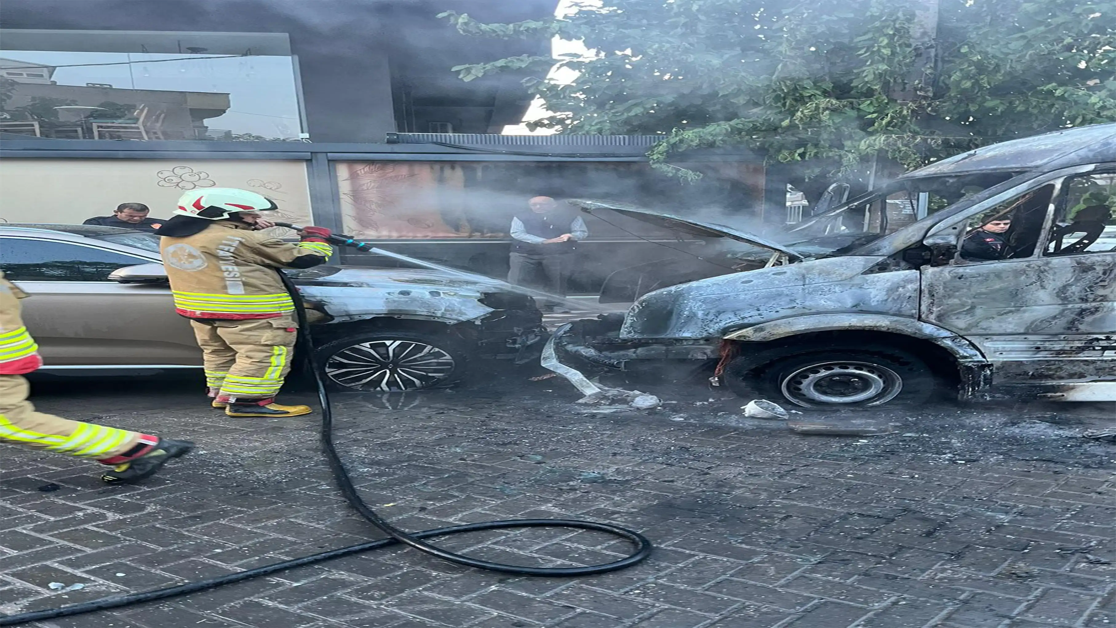Manisa’da Öğrenci Servisinde Çıkan Yangın Paniğe Yol Açtı 1