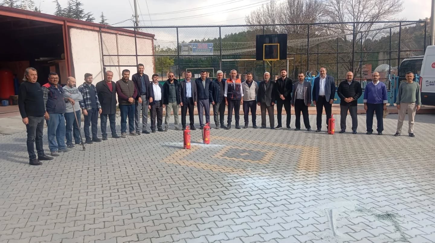 Müftülük Personeline Yangın Söndürme Eğitimi Ve Tatbikat Düzenlendi1