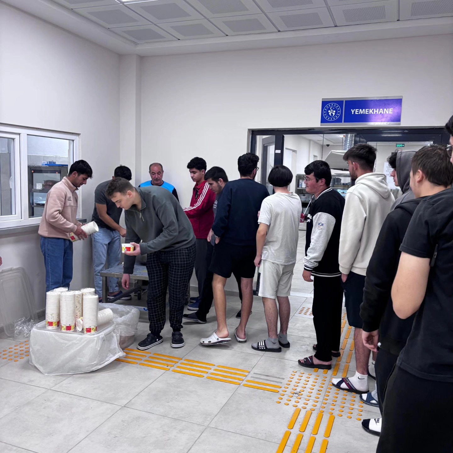 Simav’da Kyk Öğrencilerine Gece Çorbası Ikramı Devam Ediyor