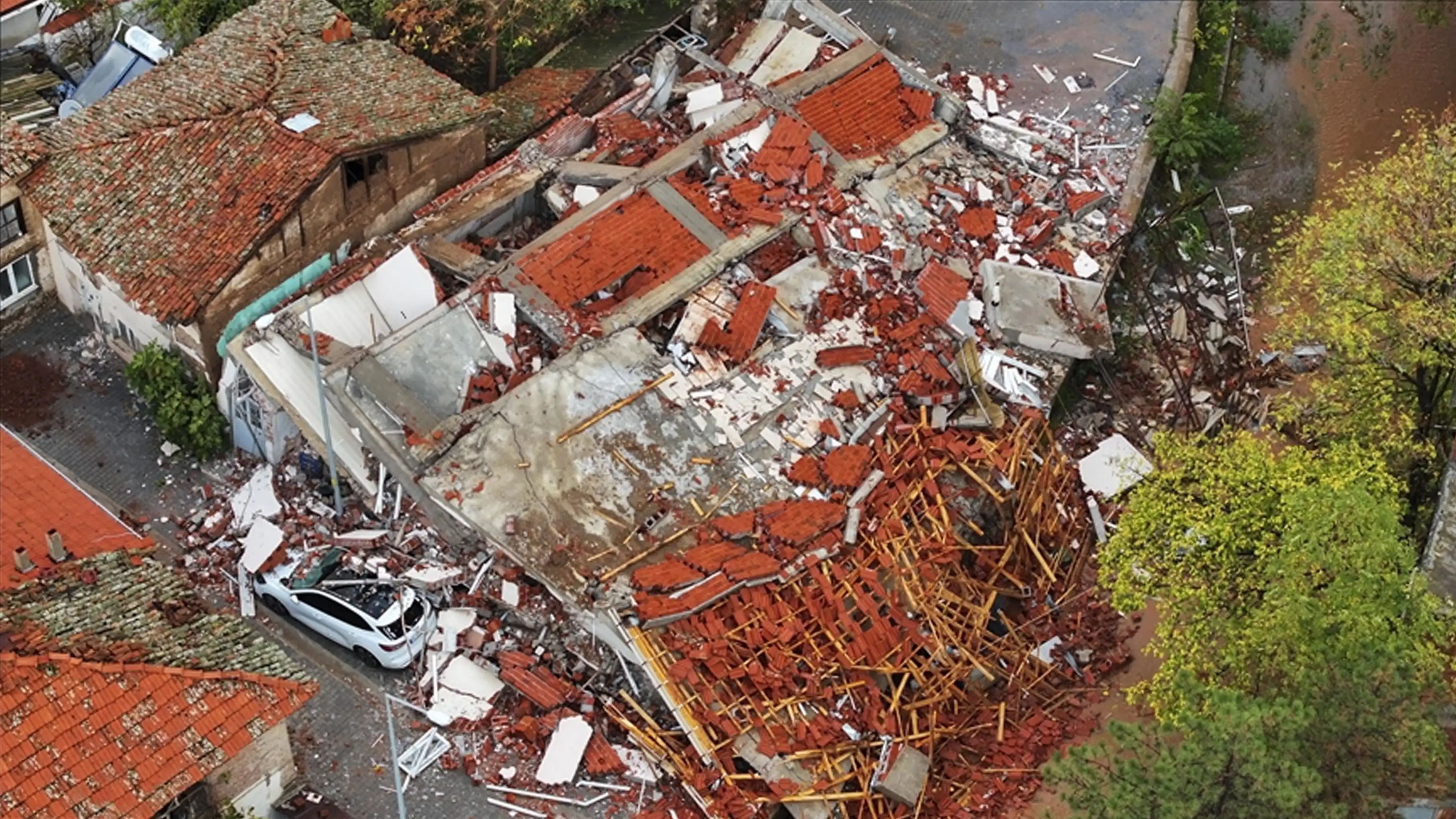 Sındırgı Üç Ayda Türkiye’de Yıllık Depremin %60’Inı Yaşadı