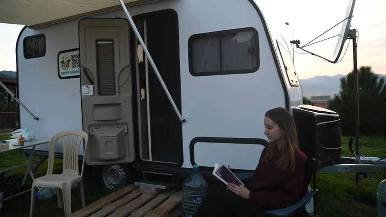 Sındırgı’da Deprem Sonrası Vatandaşlar Karavanları Seçti 1