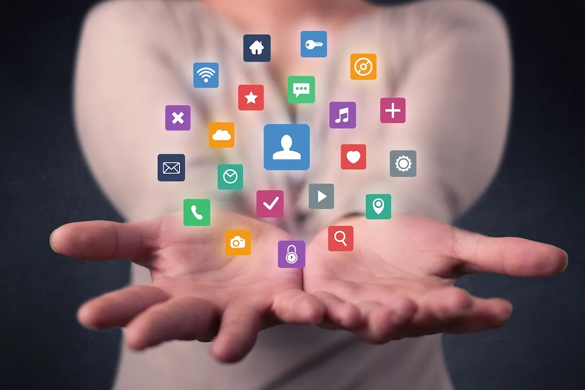 Sosyal Medya Ekranların Ardında Yeni Bir Toplum Kuruyor1