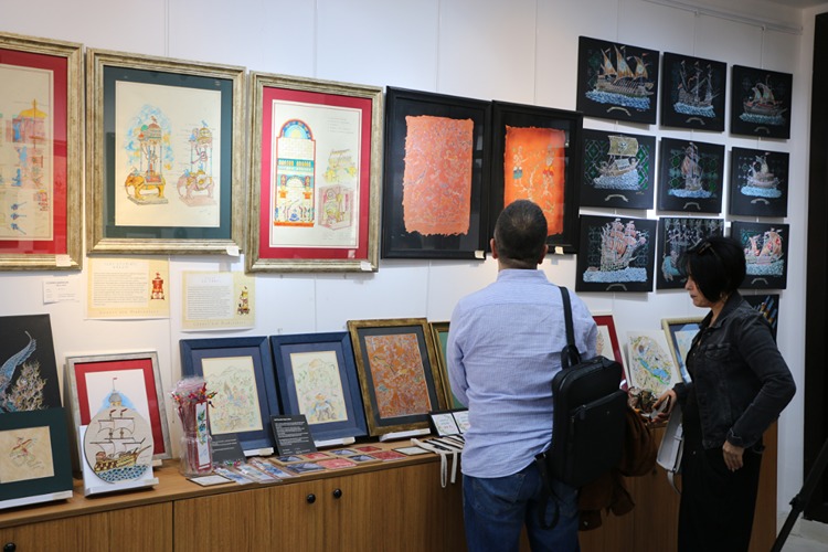 Uzay Bilimleri Mühendisliğini Bıraktı, Kendisini Minyatüre Adadı1