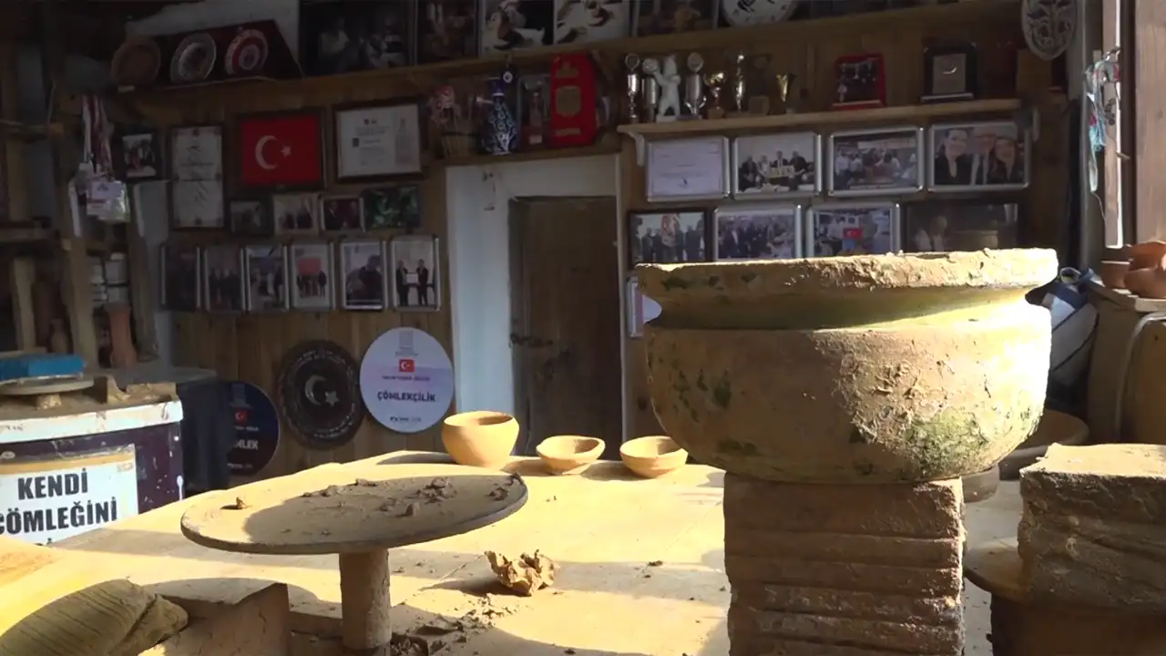 Yaşayan Insan Hazinesi Çömlek Ustası Salim Yaşar Toprağa Verildi1