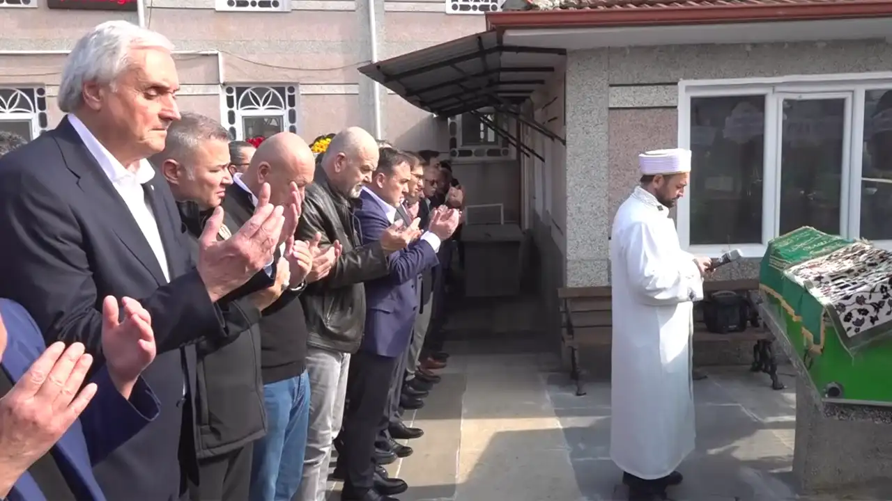 Yaşayan Insan Hazinesi Çömlek Ustası Salim Yaşar Toprağa Verildi4