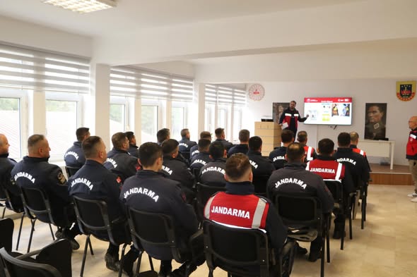 Kütahya’da jandarma personeline hayvan sağlığı eğitimi 2