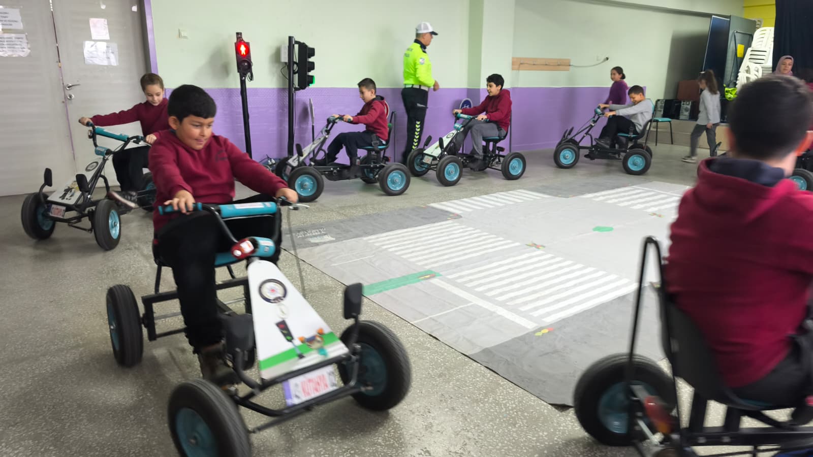 Kütahya’da ilkokul öğrencilerine trafik eğitimleri sürüyor-3