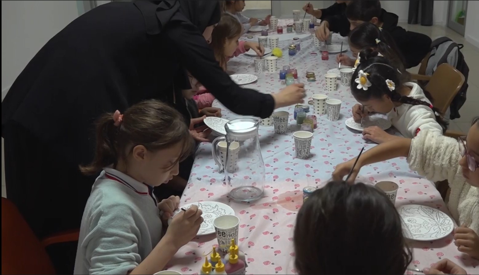 Bilecik’te Öğrenciler Çini Boyayarak Görme Engelliler Için Betimleme Yaptı 1