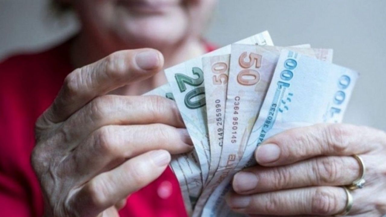 Emekli Maaşı Zammı Bekleyenlere Kötü Haber! Bu Yıl Zam Yapılmayabilir