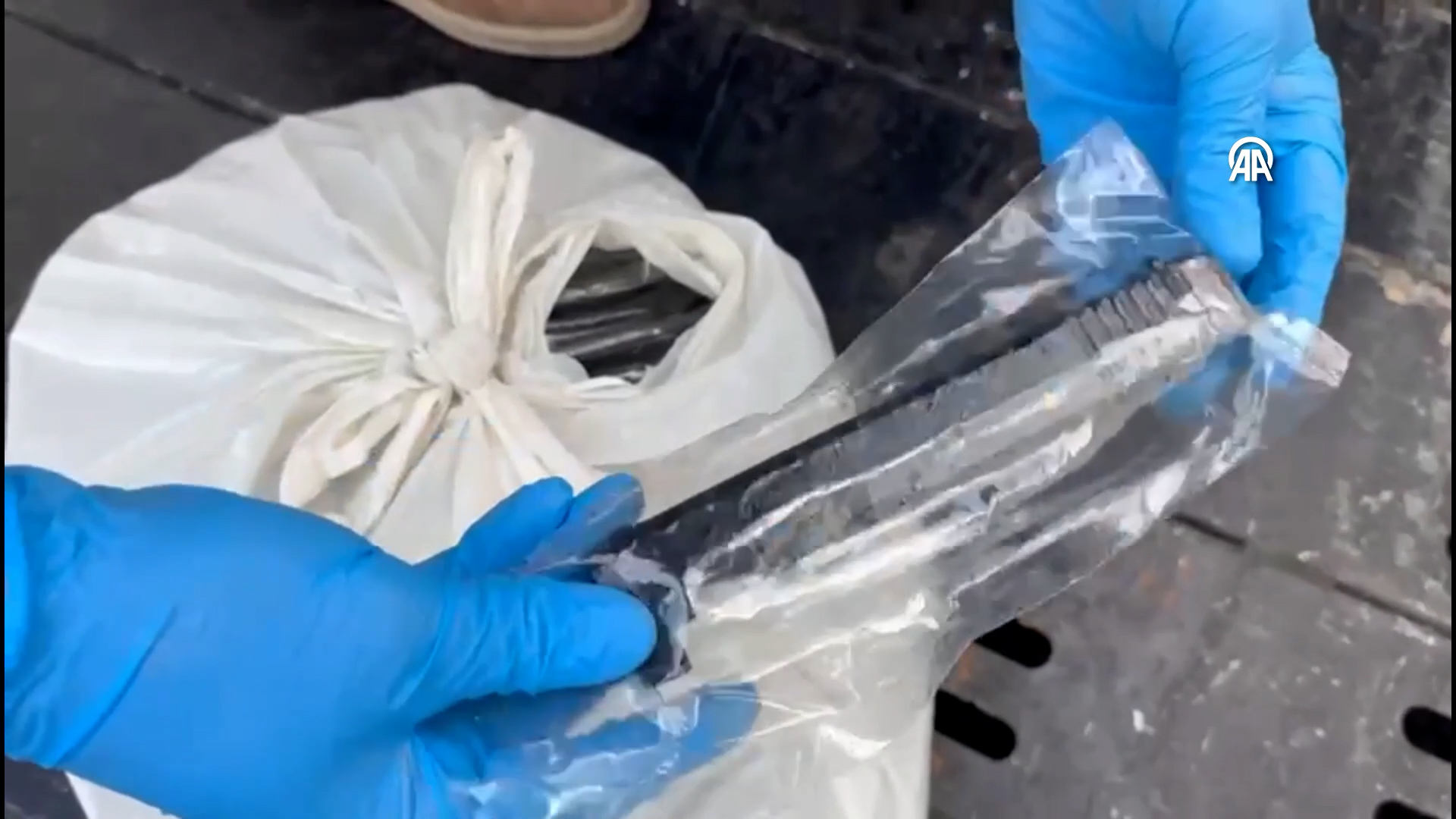 Eskişehir’de Çekici Üzerindeki Araçtan 480 Tabanca Çıktı (3)