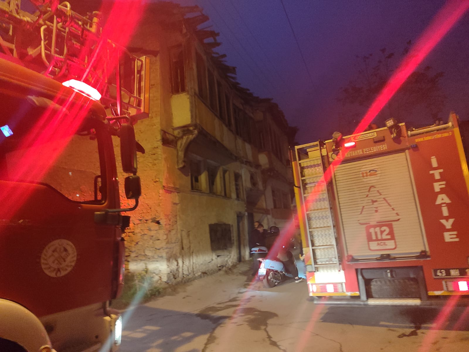 Kütahya’da yangın ihbarı ekipleri harekete geçirdi