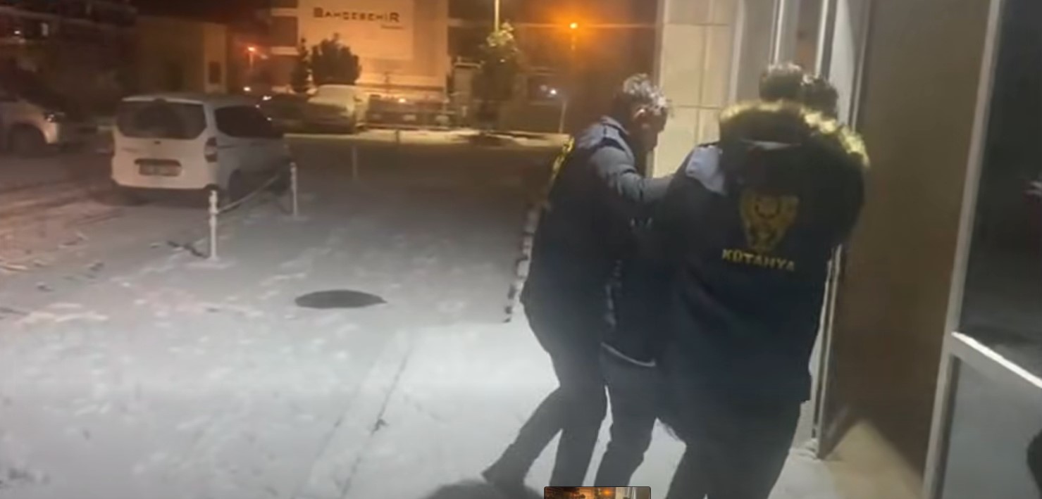 Kütahya’da 30 yıl hapis cezasıyla aranıyordu, yakalandı-1