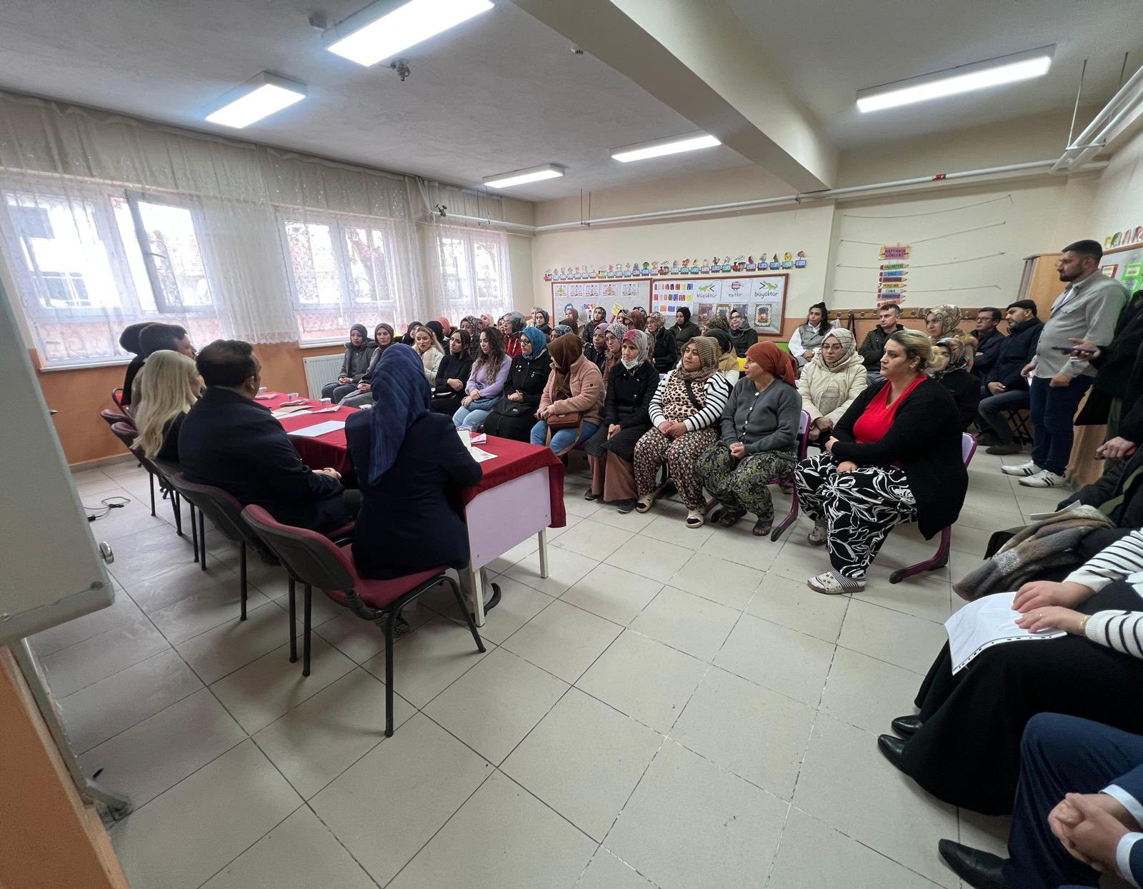 Kütahya Altıntaş İlkokulu’nda Aile Buluşması Yapıldı2