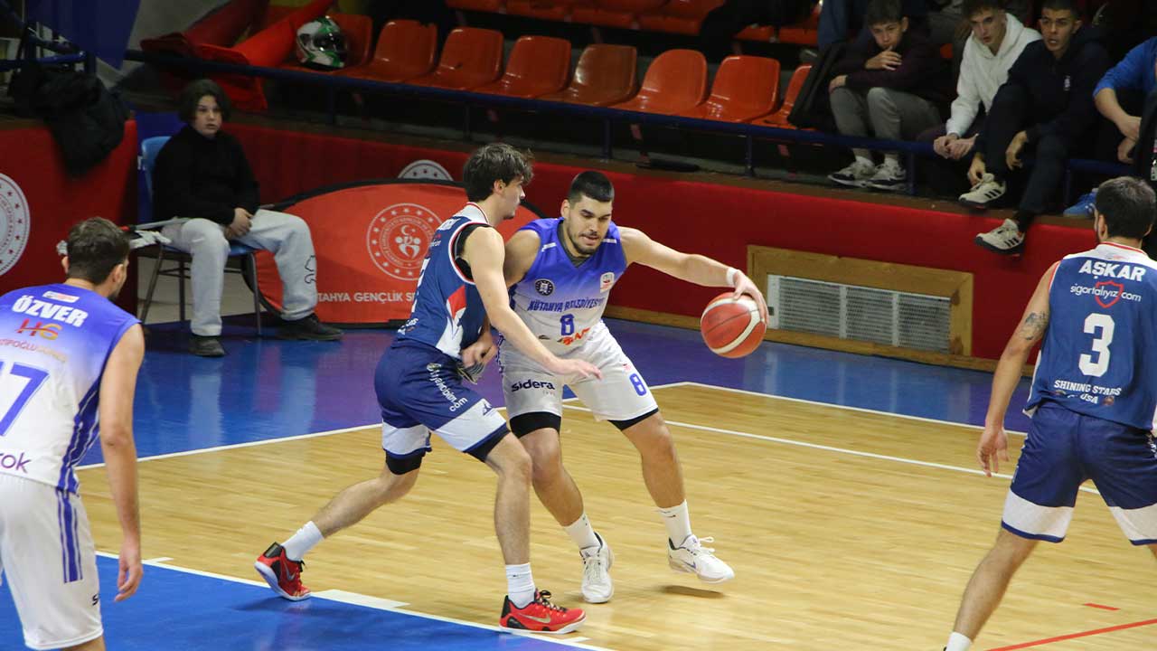 Kütahya Belediyespor Evinde Kazandı Zirve Yarışını Sürdürdü 4