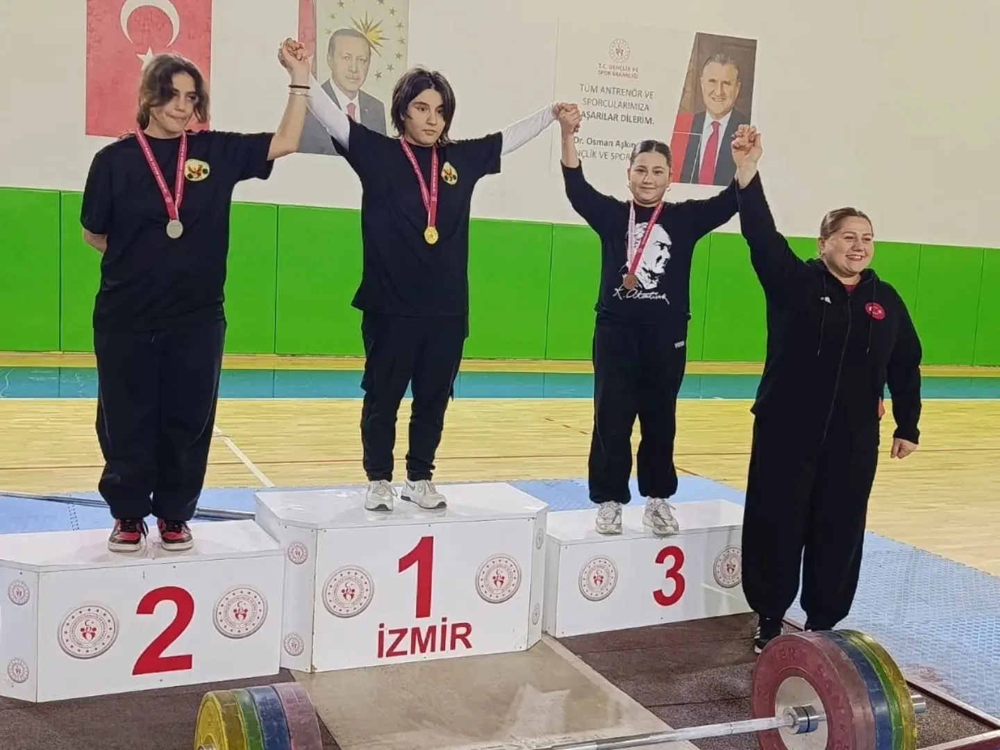 Kütahya Belediyesporlu Halterciler Madalyalarla Döndü 1