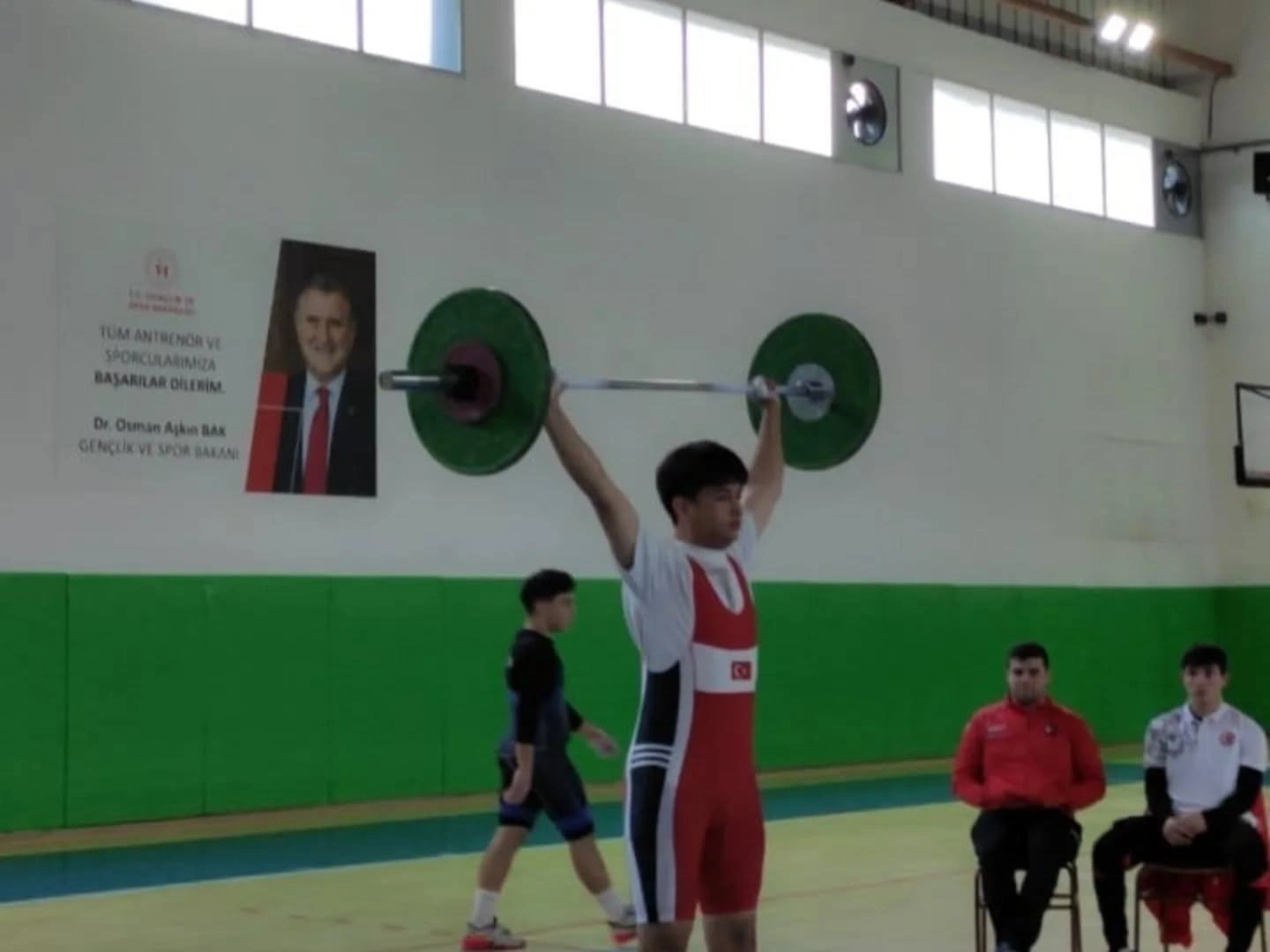 Kütahya Belediyesporlu Halterciler Madalyalarla Döndü 2