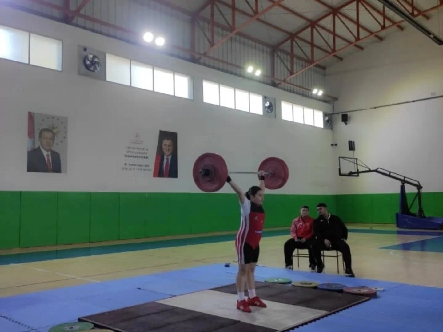 Kütahya Belediyesporlu Halterciler Madalyalarla Döndü 3