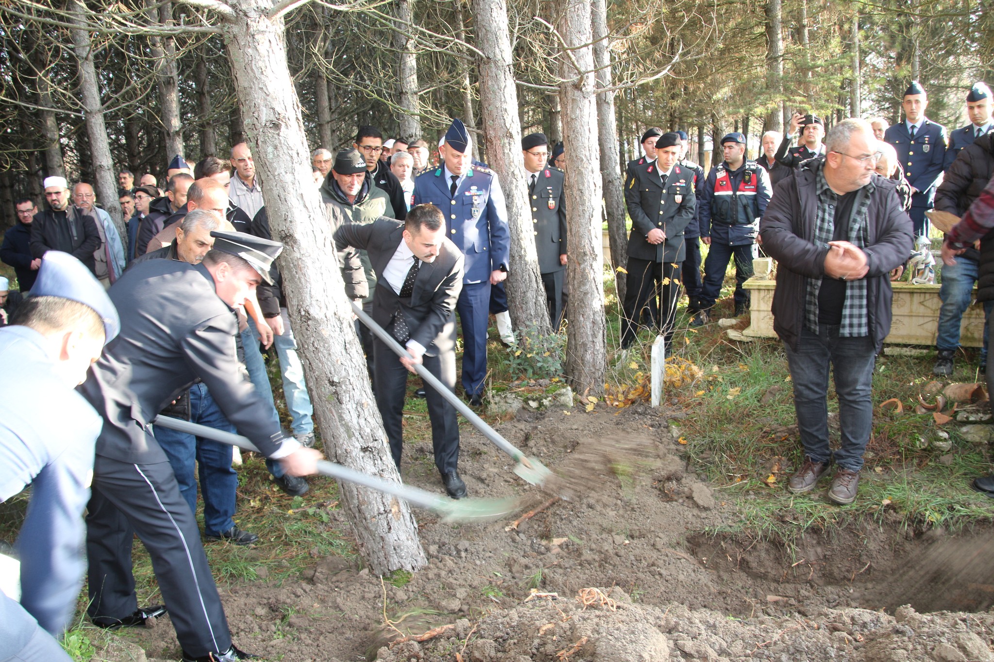 Kütahya Domaniç Kaymakamı Kore Gazisi Arif Ata’yı Uğurladı2