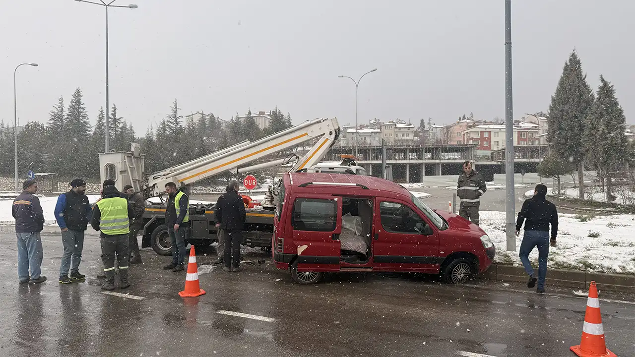 Kütahya Domaniç’te Meydana Gelen Trafik Kazalarında 4 Yaralı 1