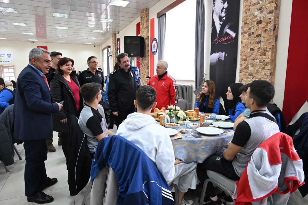 Kütahya Dumlupınarda Parlayan Yıldızlar Projesi Tamamlandı1