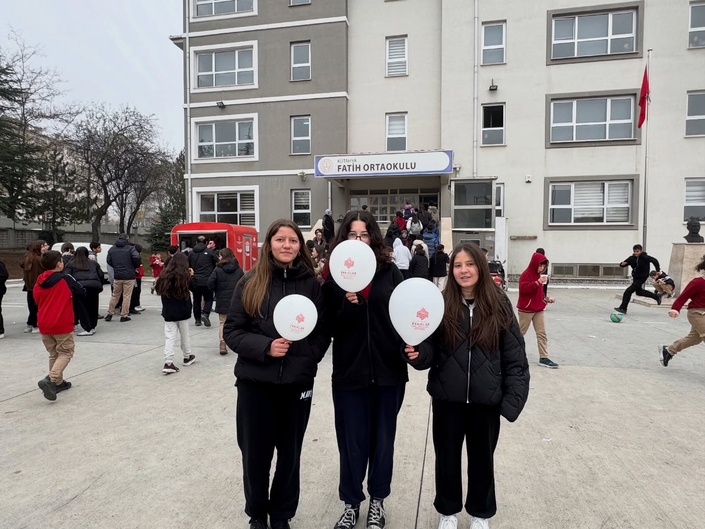 Kütahya Fatih Ortaokulu’nda Vakıf Çorbası Ikram Edildi4