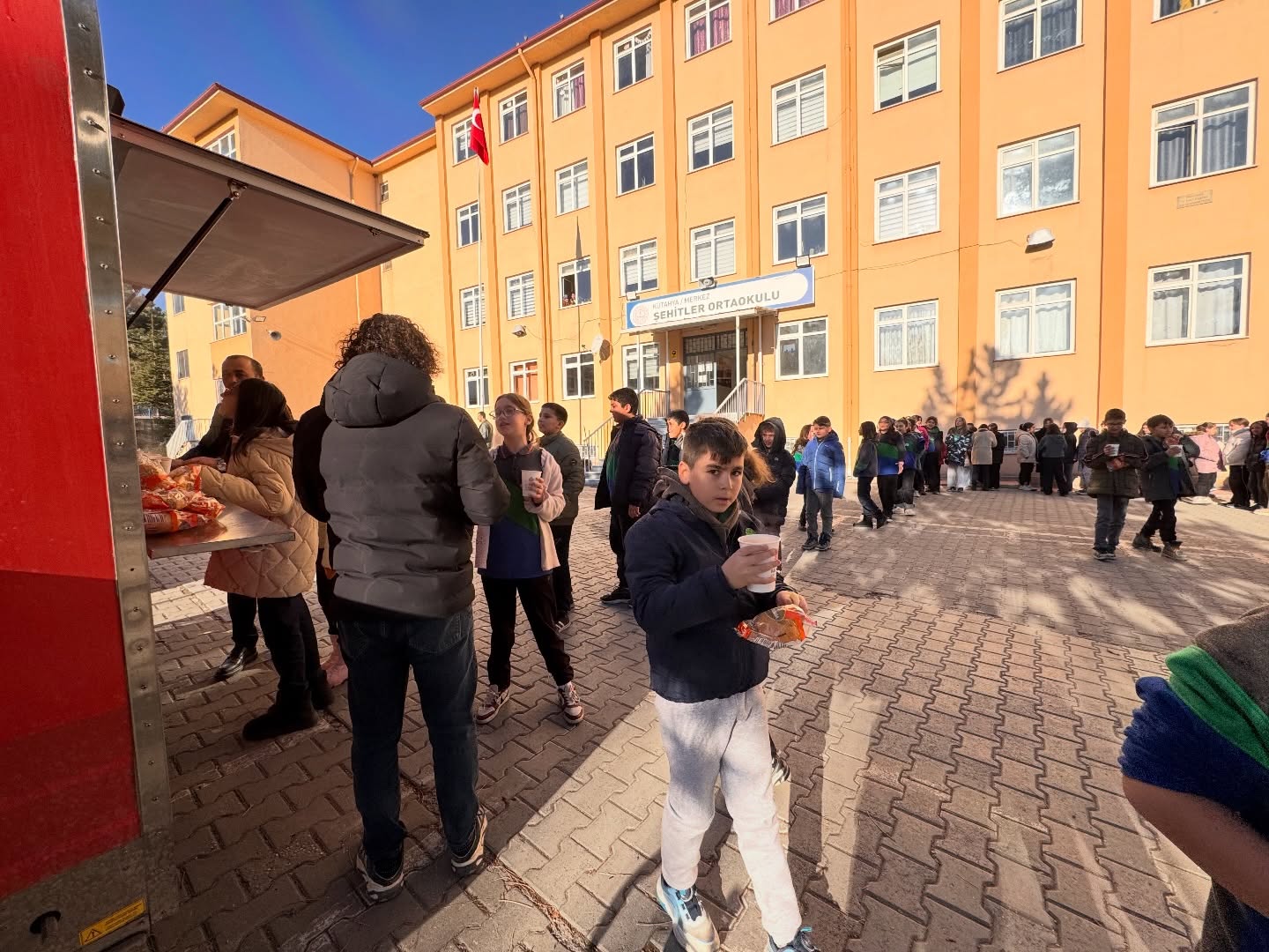 Kütahya Şehitler Ortaokulu’nda Vakıf Çorbası Ikramı2