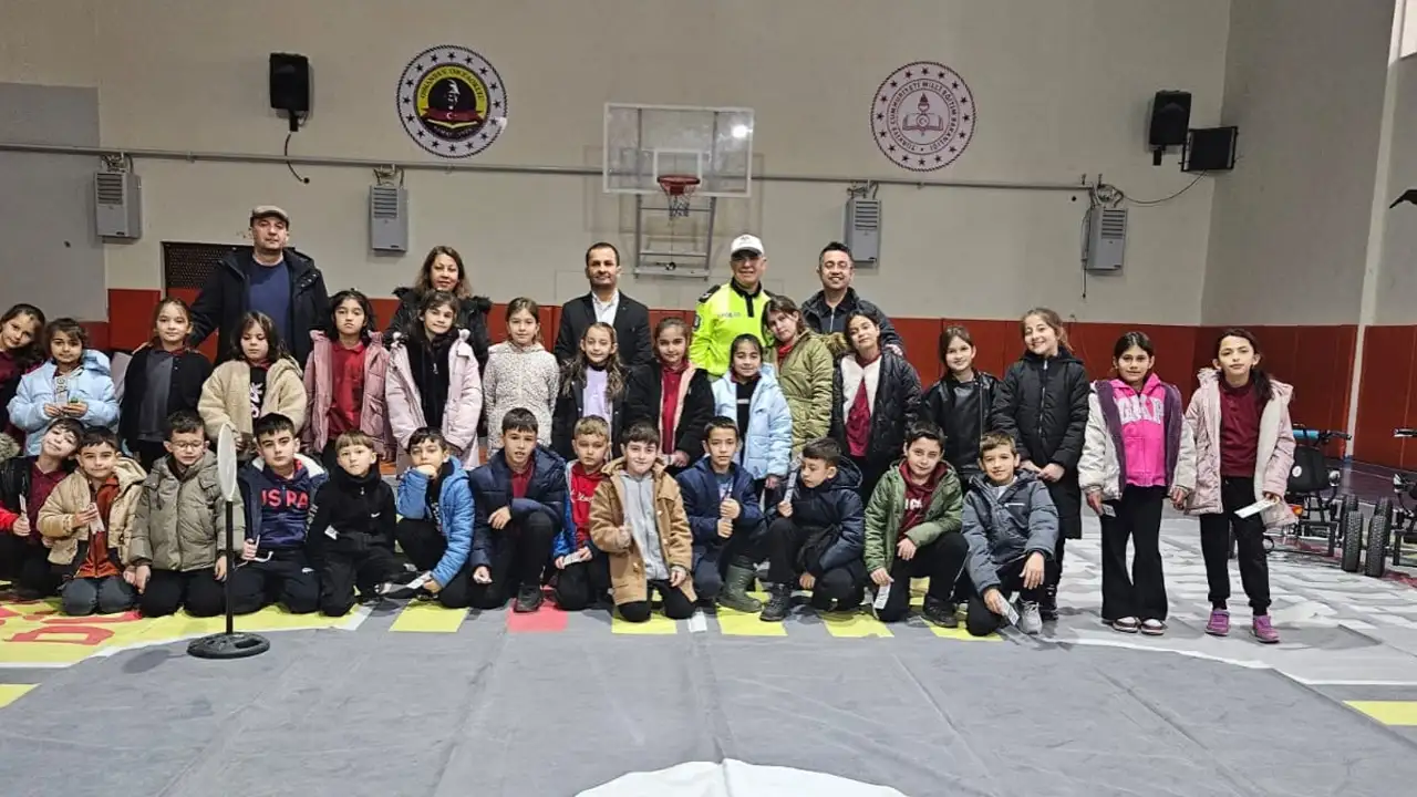 Kütahya Simav’da Trafik Bilinci Için Eğitim Çalışması 1