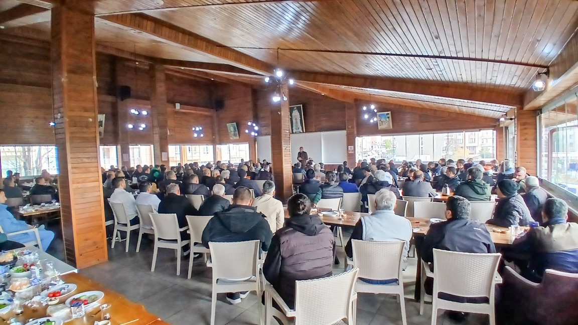 Kütahya Tavşanlı Başkanı Pazarcı Esnafıyla Kahvaltıda1