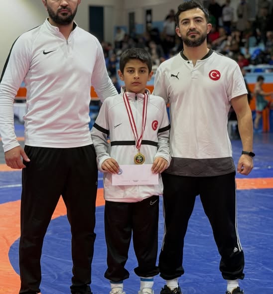 Kütahya Tavşanlı Belediyespor’un Güreşçisi Eymen Bakır Zirvede 1