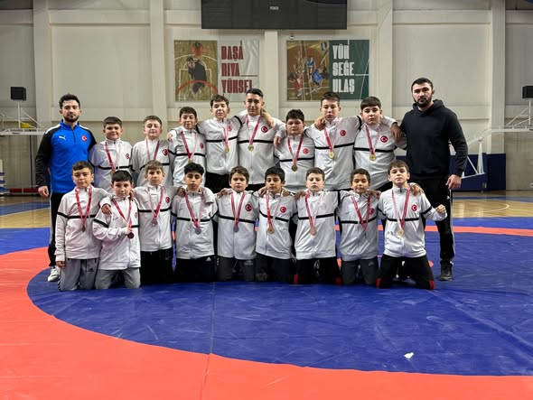 Kütahya Tavşanlı’da Güreş Takımı Il Şampiyonasında 17 Madalya Kazandı 1
