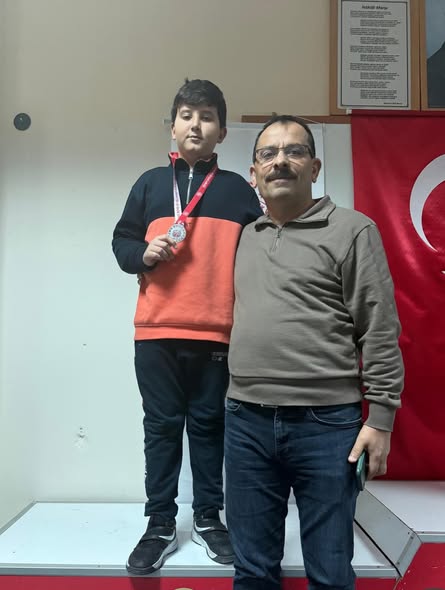 Kütahya Tavşanlı’dan Kamil Çınar Gümüş, Türkiye Satranç Şampiyonası Yolunda
