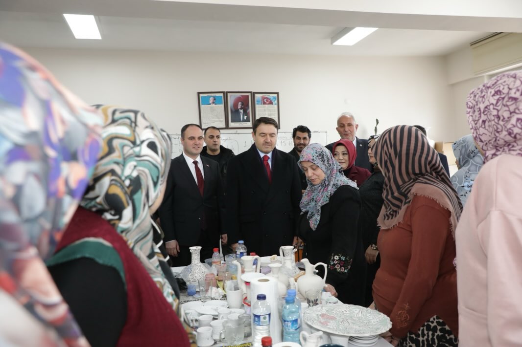 Kütahya Valisi Işın, Aslanapa Hem’de Kursiyerlerle Buluştu2