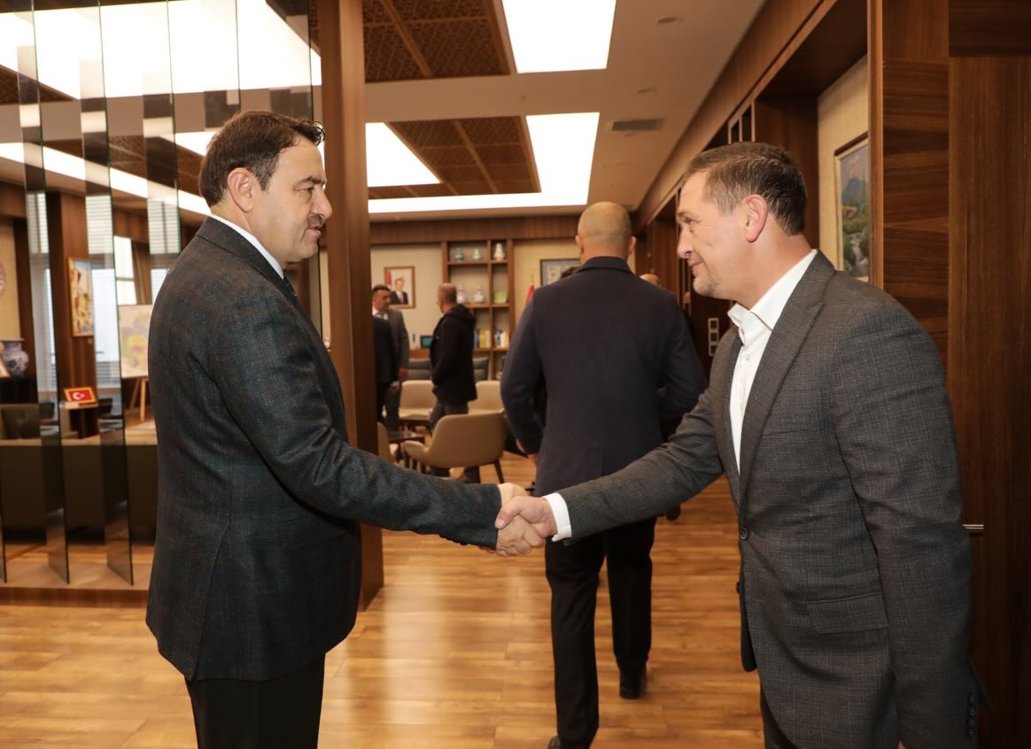 Kütahya Valisi Merkez Köy Muhtarlarını Makamında Ağırladı1