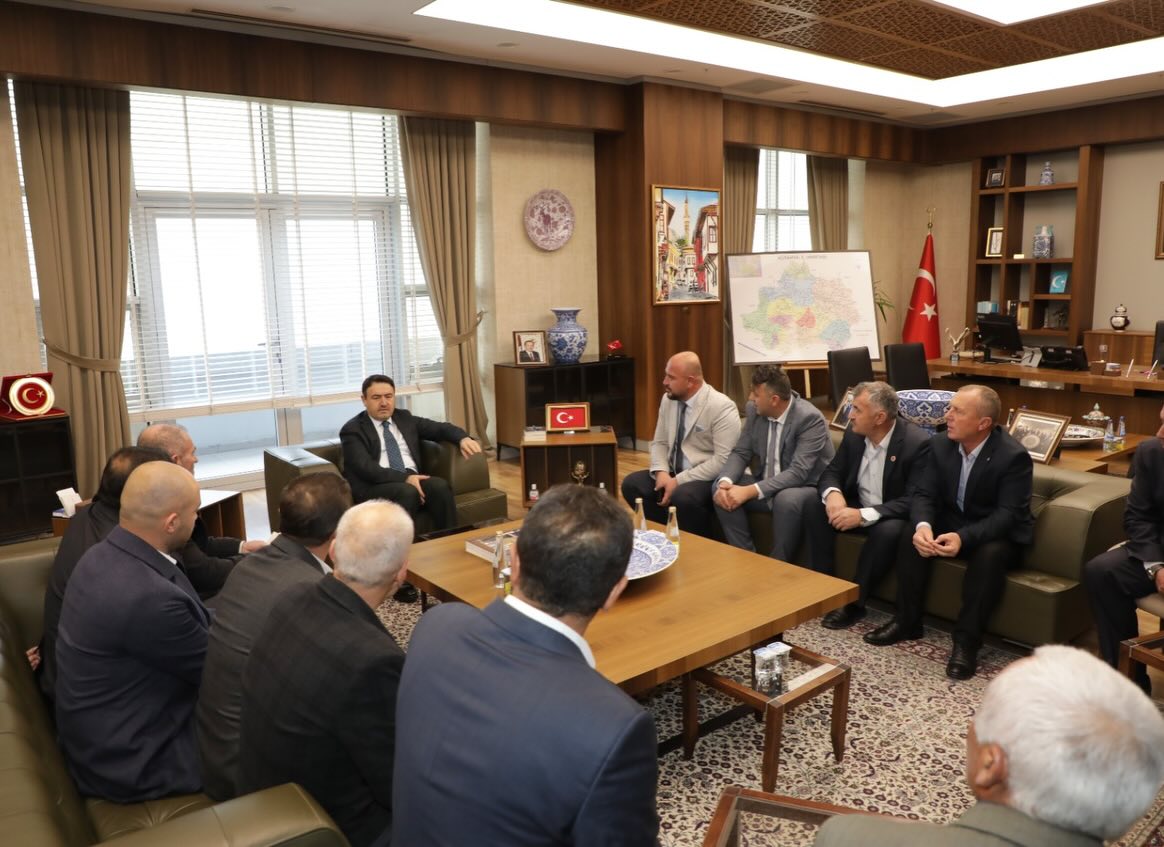 Kütahya Valisi Merkez Köy Muhtarlarını Makamında Ağırladı3